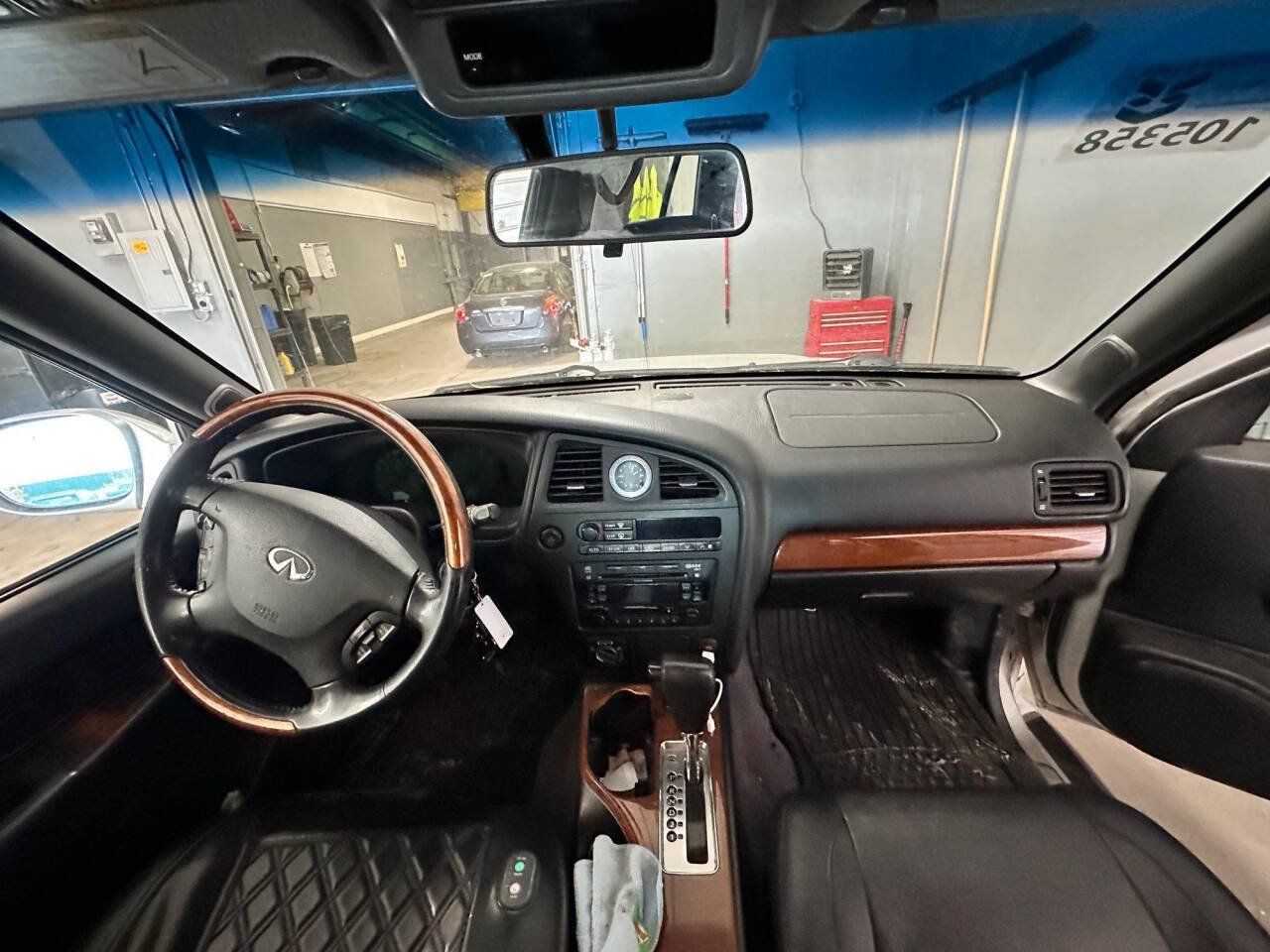 Used 2002 INFINITI QX4 4WD w/ (X03) Heated Seats Pkg image 29