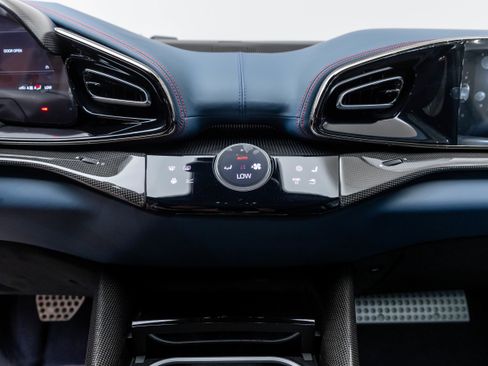 Used 2026 Ferrari Purosangue AWD/4WD image 24