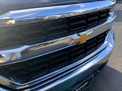 Used 2018 Chevrolet Silverado 1500 LT w/ LT Eassist Package image 29