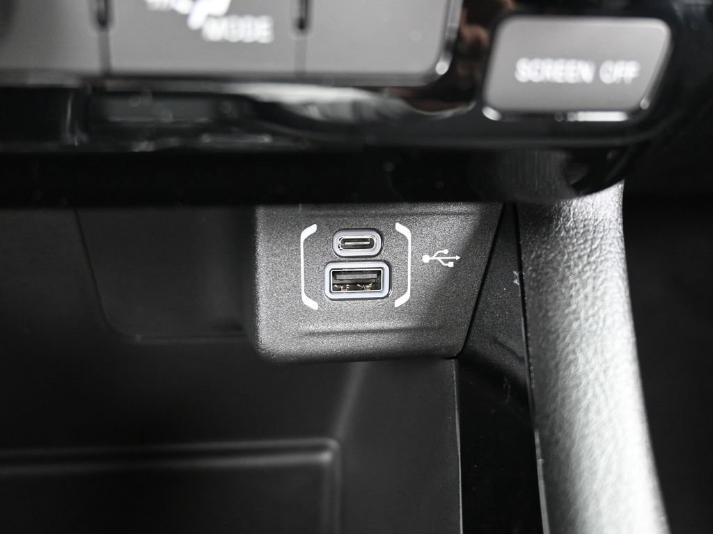 New 2026 Jeep Compass Latitude AWD/4WD image 17