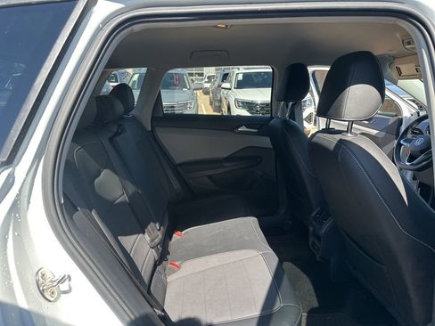 Used 2022 Volkswagen Taos SE FWD image 16