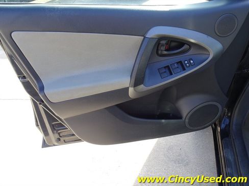 Used 2011 Toyota RAV4 4WD w/ Base L4 Extra Value Pkg image 26