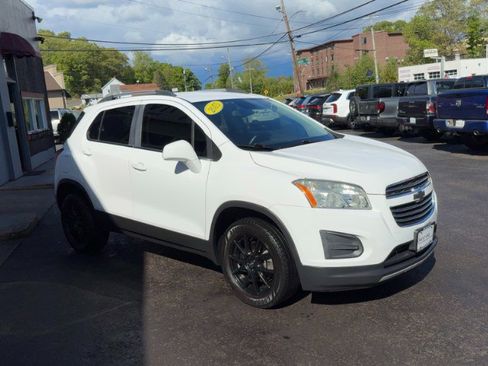 Used 2015 Chevrolet Trax LT w/ LT Plus Package AWD/4WD image 4