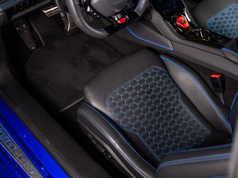 Used 2023 Lamborghini Huracan EVO image 31