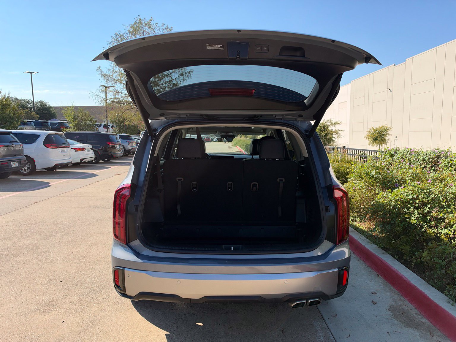 Used 2025 Kia Telluride S AWD/4WD image 18