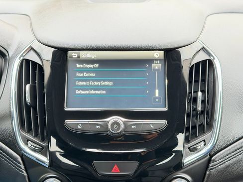 Used 2017 Chevrolet Cruze Premier image 58