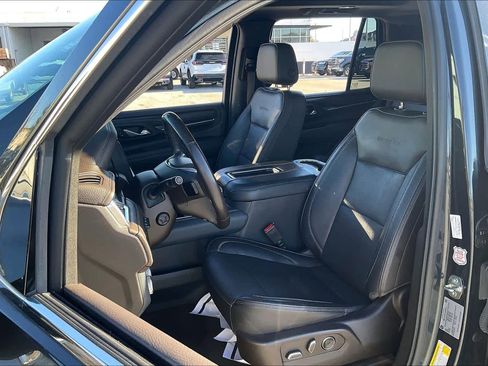 Used 2021 GMC Yukon Denali w/ Denali Premium Package image 7
