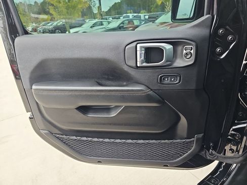 Used 2024 Jeep Wrangler Unlimited Sahara w/ Technology Group image 33