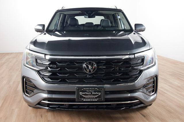 Used 2024 Volkswagen Atlas SEL Premium R-Line AWD/4WD image 2
