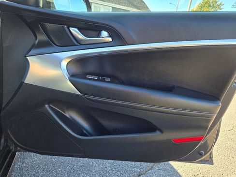 Used 2023 Genesis G70 2.0T image 58