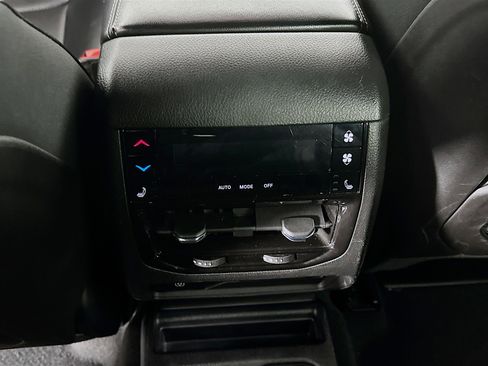 Used 2024 Jeep Grand Cherokee L Limited w/ Luxury Tech Group II image 28