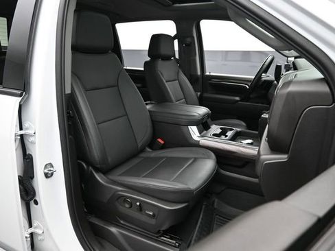Used 2024 Chevrolet Silverado 2500 LTZ w/ LTZ Plus Package AWD/4WD image 26