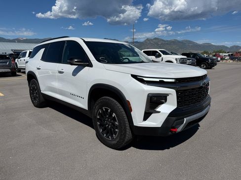 Used 2025 Chevrolet Traverse Z71 w/ Enhanced Driving Package AWD/4WD image 1