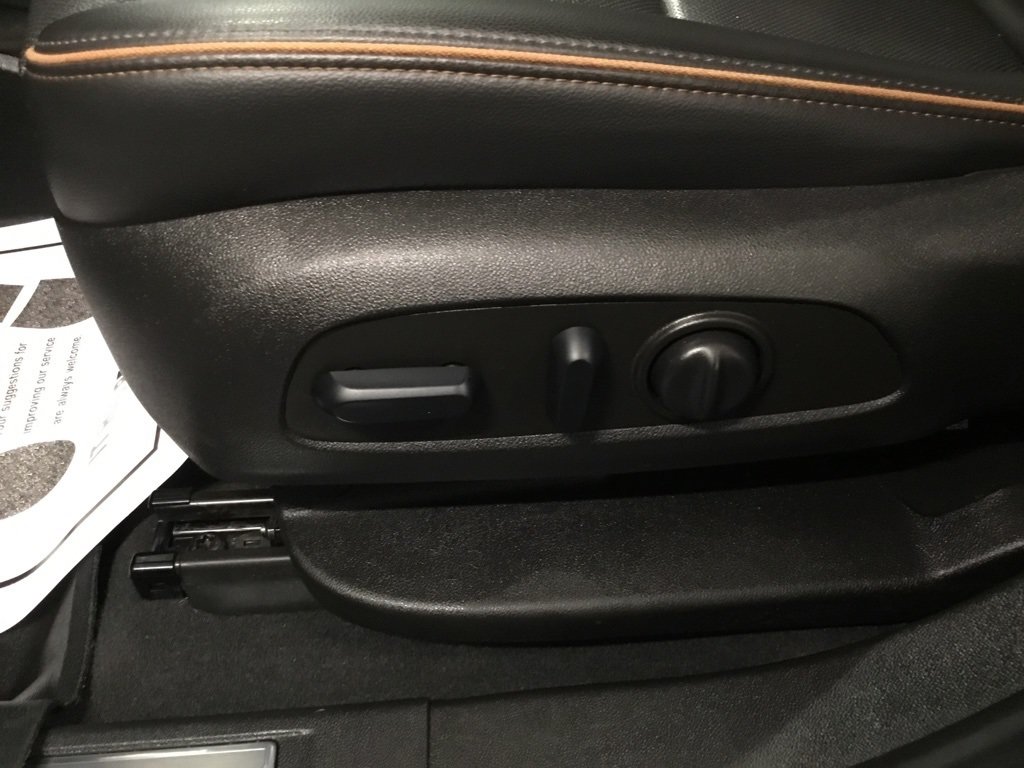 Used 2022 GMC Acadia AT4 w/ Technology Package AWD/4WD image 54