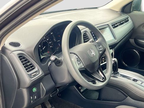 Used 2021 Honda HR-V EX image 9
