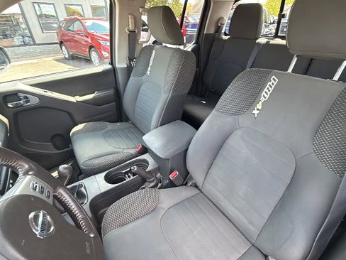 Used 2016 Nissan Frontier PRO-4X AWD/4WD image 16