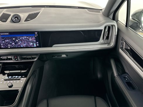 New 2026 Porsche Cayenne image 31