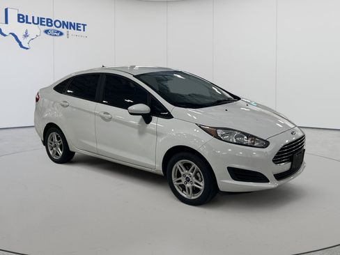 Used 2019 Ford Fiesta SE FWD image 3