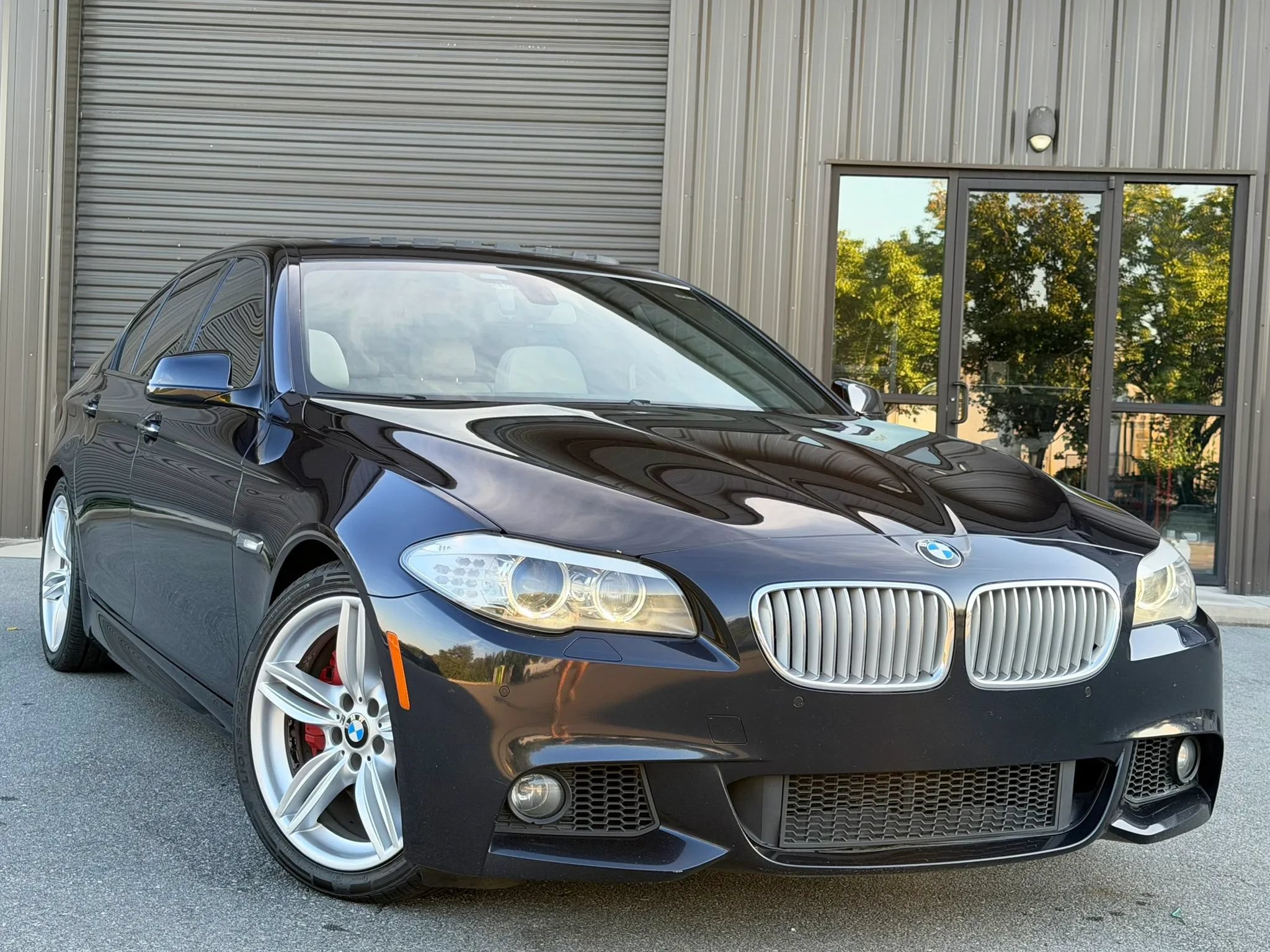Used 2013 BMW 550i Sedan RWD image 1