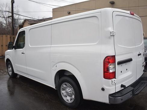 Used 2012 Nissan NV 2500 SV w/ Technology Pkg image 5
