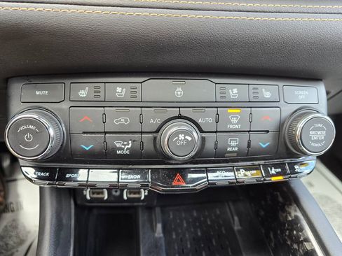 Used 2025 Dodge Durango R/T AWD/4WD image 25