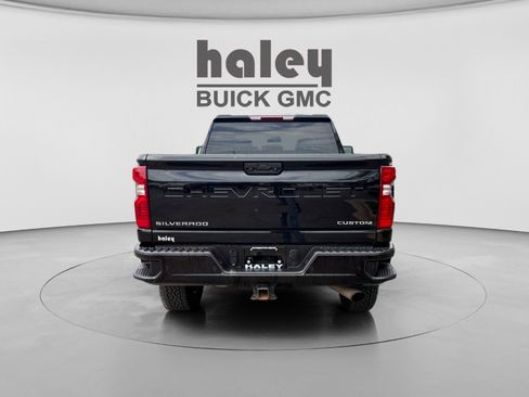 Used 2024 Chevrolet Silverado 2500 Custom w/ Custom Value Package AWD/4WD image 4