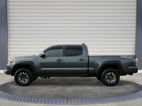 Used 2020 Toyota Tacoma TRD Off-Road w/ Technology Package AWD/4WD image 4