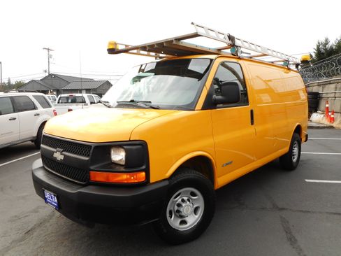 Used 2005 Chevrolet Express 3500 3500 Cargo Van Roof Rack Tow P image 3