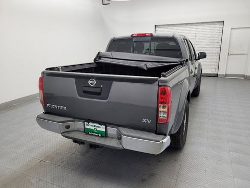 Used 2019 Nissan Frontier SV image 7