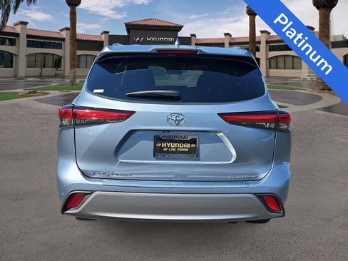 Used 2023 Toyota Highlander Platinum FWD image 7