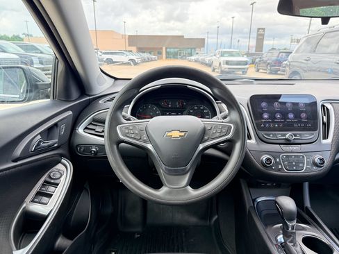 Used 2023 Chevrolet Malibu LT FWD image 18