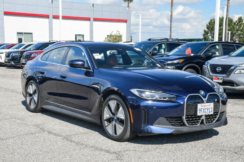 Used 2023 BMW i4 eDrive35 RWD image 3