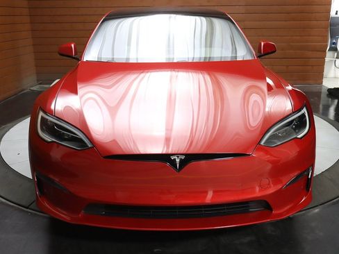 Used 2022 Tesla Model S AWD image 3