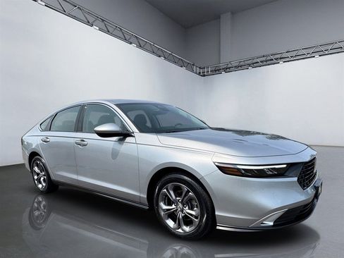 Used 2023 Honda Accord EX image 9
