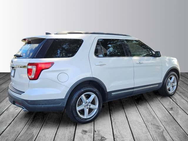 Used 2018 Ford Explorer XLT FWD image 5