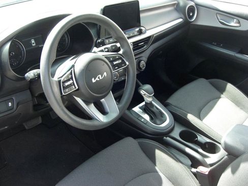 Used 2023 Kia Forte LXS FWD image 7
