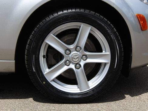 Used 2006 MAZDA MX-5 Miata Touring RWD image 22