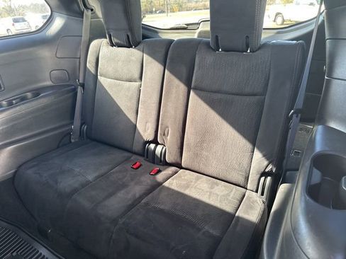 Used 2016 Nissan Pathfinder SV image 18