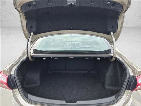 Used 2024 Chevrolet Malibu LT FWD image 6