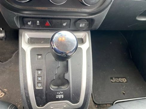 Used 2016 Jeep Compass Latitude FWD image 22