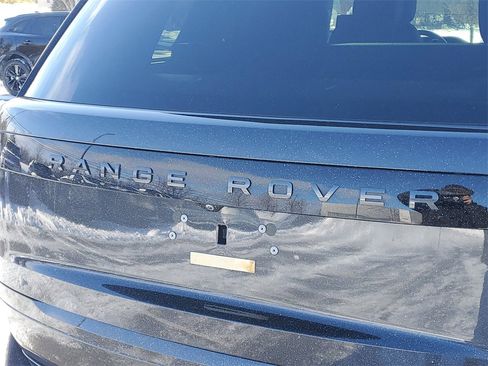 Used 2024 Land Rover Range Rover Autobiography image 6