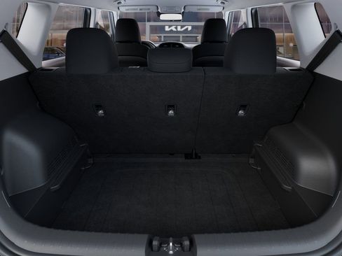 Used 2025 Kia Soul LX w/ LX Technology Package FWD image 19