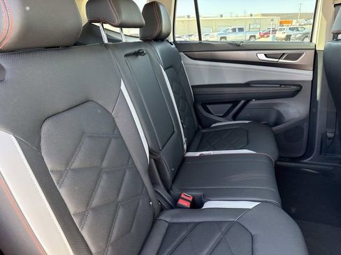 New 2026 Volkswagen Atlas Peak Edition image 19