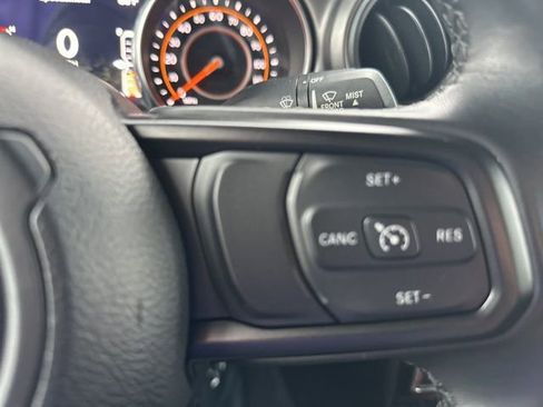 Used 2021 Jeep Gladiator Sport image 14