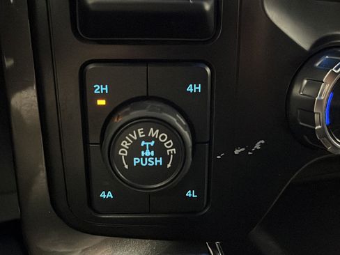 Used 2023 Ford F150 Lariat AWD/4WD image 27