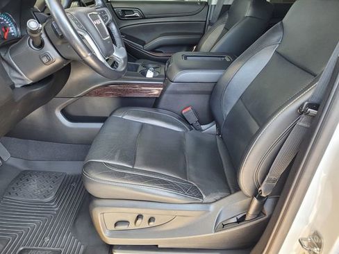 Used 2019 GMC Yukon XL SLT w/ Open Road Package AWD/4WD image 17