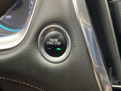 Used 2020 Chevrolet Traverse LT AWD/4WD image 21