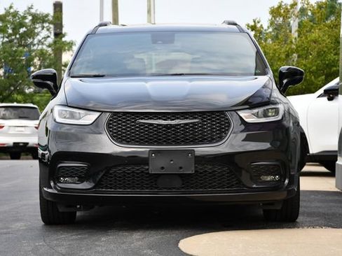 Used 2026 Chrysler Pacifica Limited w/ S Appearance Package FWD image 12