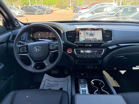 Certified 2025 Honda Ridgeline Black Edition image 28