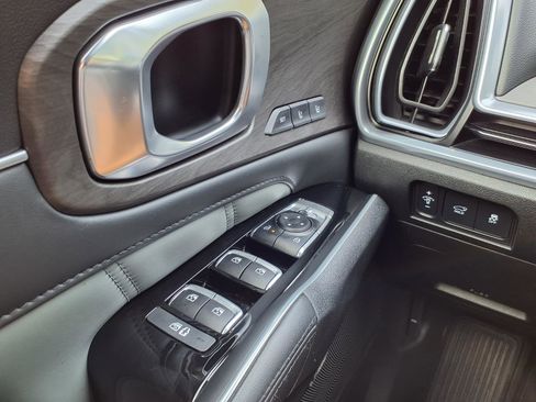 Used 2025 Kia Sorento SX Prestige w/ Sage Leather Package image 23